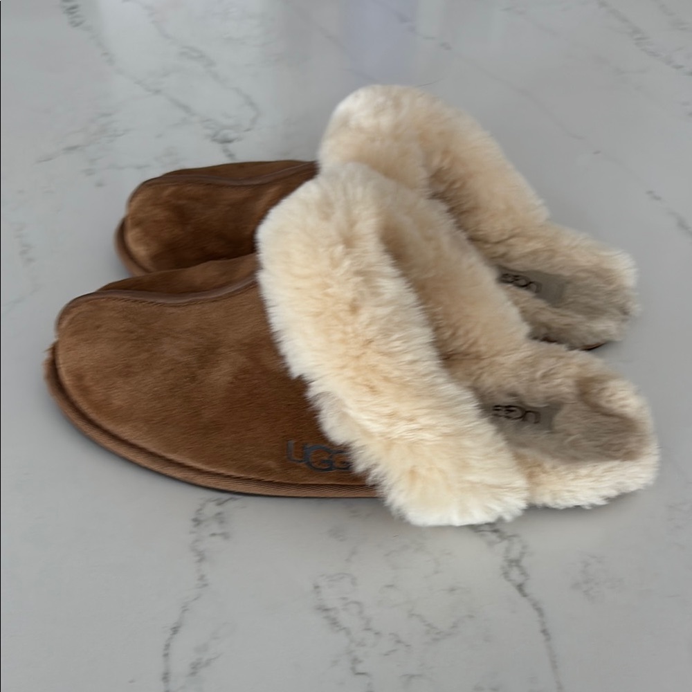 UGG Tan and Cream Cozy Slippers - Picture 6 of 8